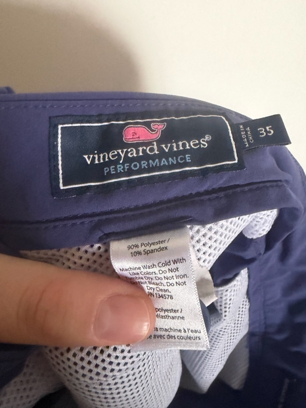 Vineyard Vines Performance Men’s Preppy Navy Blue Golf Shorts size 35 EUC - Picture 3 of 4